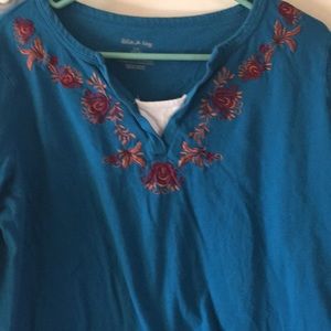 Large 3/4 sleeve woman’s top by White Stag